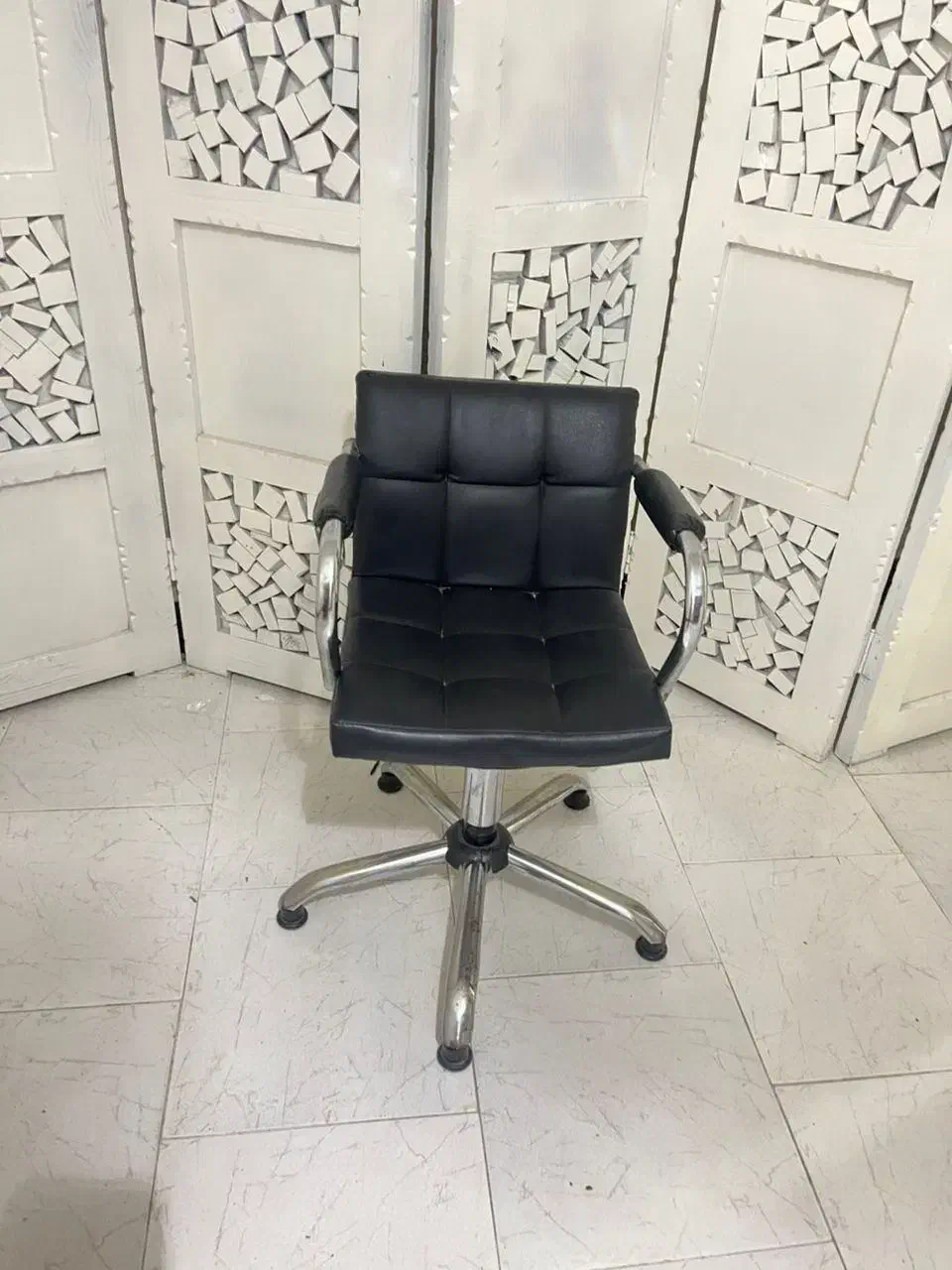 صندلی کوتاهی و ترولی آرایشگاهی|آرایشگاه و سالن‌های زیبایی|لاهیجان, مهرگان|دیوار