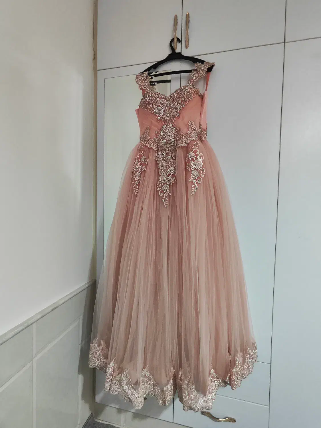 لباس عقد و نامزدی|لباس|آران و بیدگل, |دیوار