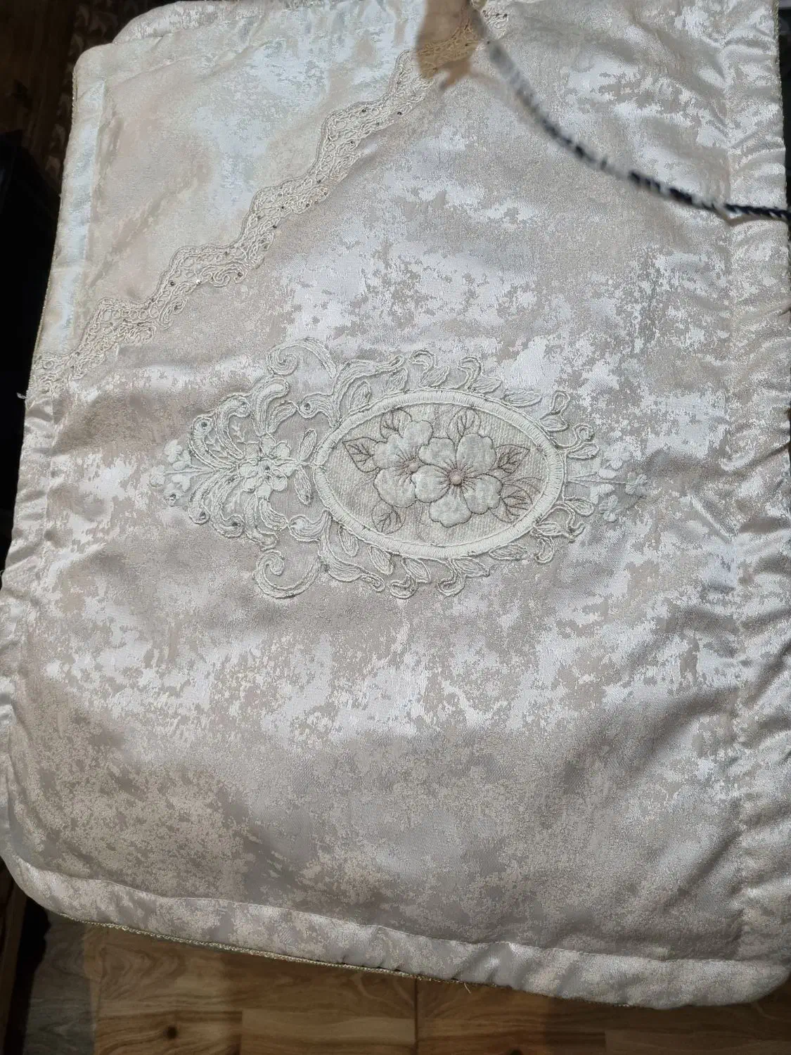 روتختی دانتل کاری شده  مناسب سایز ۱۶۰ و ۱۸۰|سرویس روتختی|لاهیجان, شهرک سلمان فارسی|دیوار