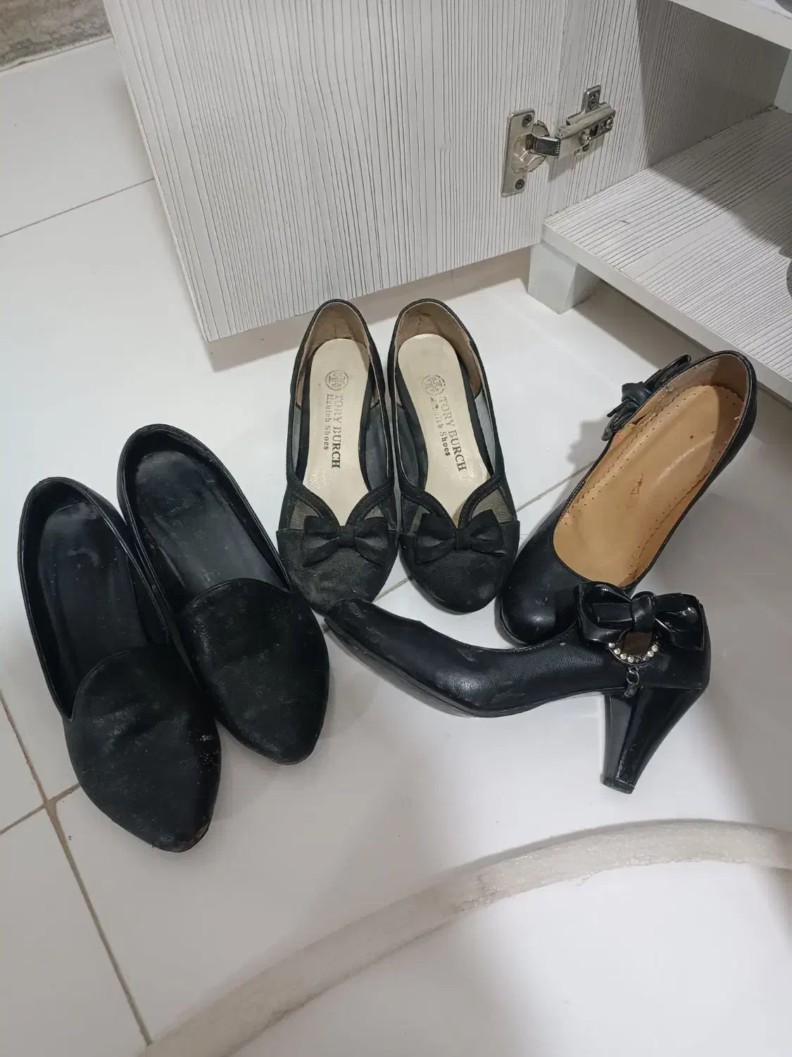 کفش|کیف، کفش، کمربند|گنبد کاووس, |دیوار