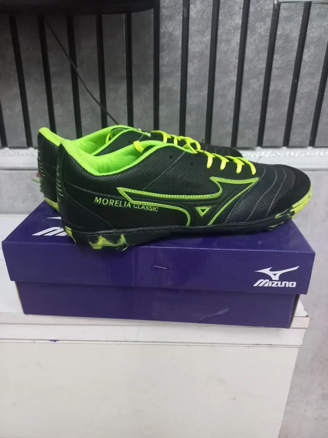 کتانی فوتبال(چمن مصنوعی)|کیف، کفش، کمربند|ری, علایین|دیوار