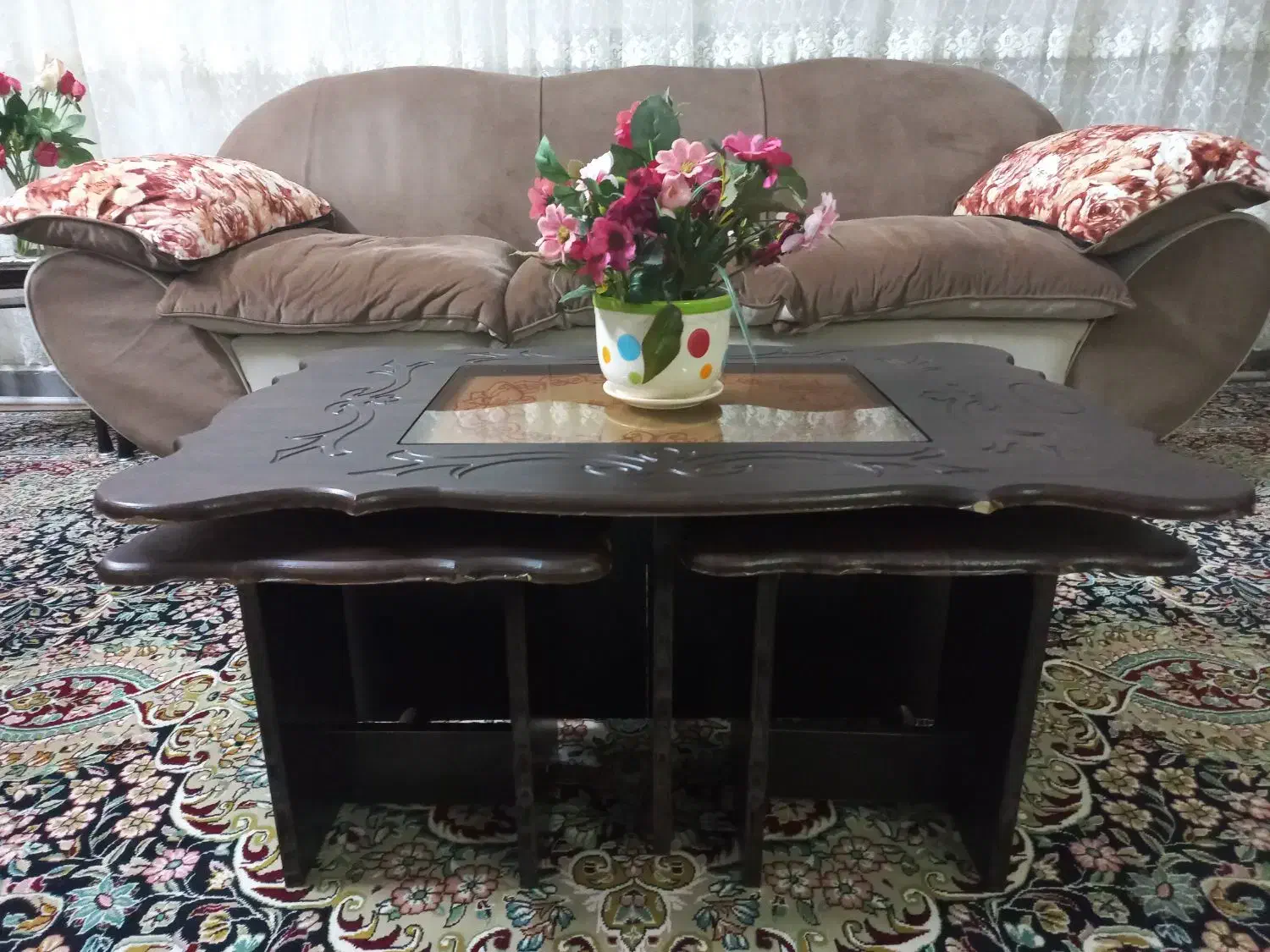 میز جلو مبلی کاملا سالم،کم جا، ب علاوه ۴میز کوچک|مبلمان خانگی و میز عسلی|ساوه, |دیوار