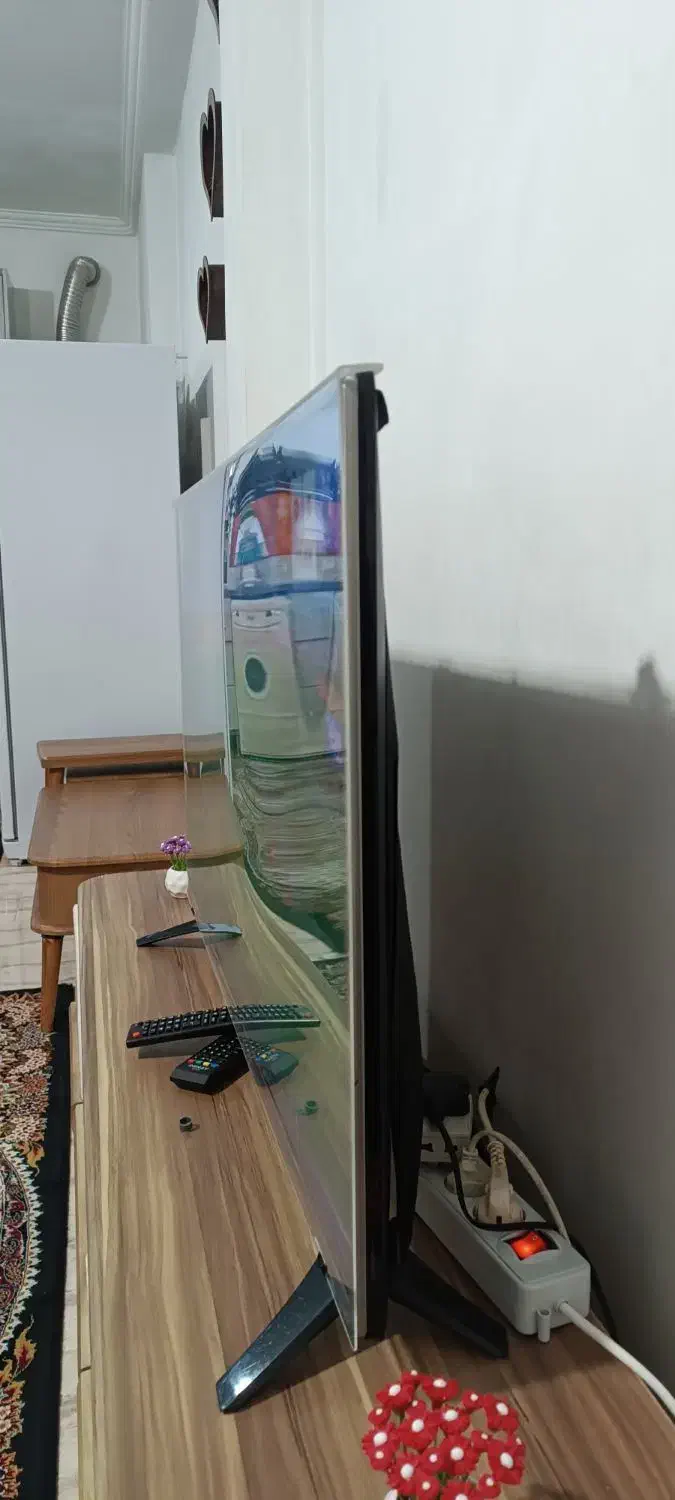 تلویزیون ال جی 43 بدون خط و خش|تلویزیون و پروژکتور|نشتارود, |دیوار