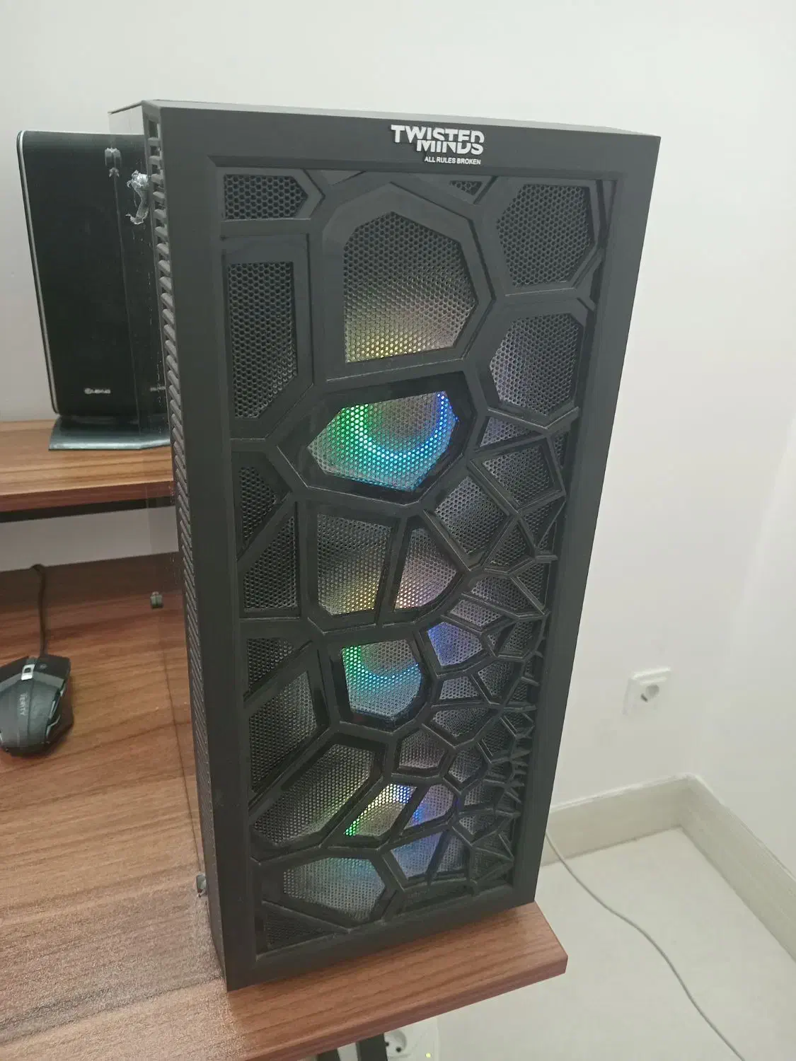 کامپیوتر در حد نو یکسال کار کرده|رایانه رومیزی|قم, کلهری|دیوار