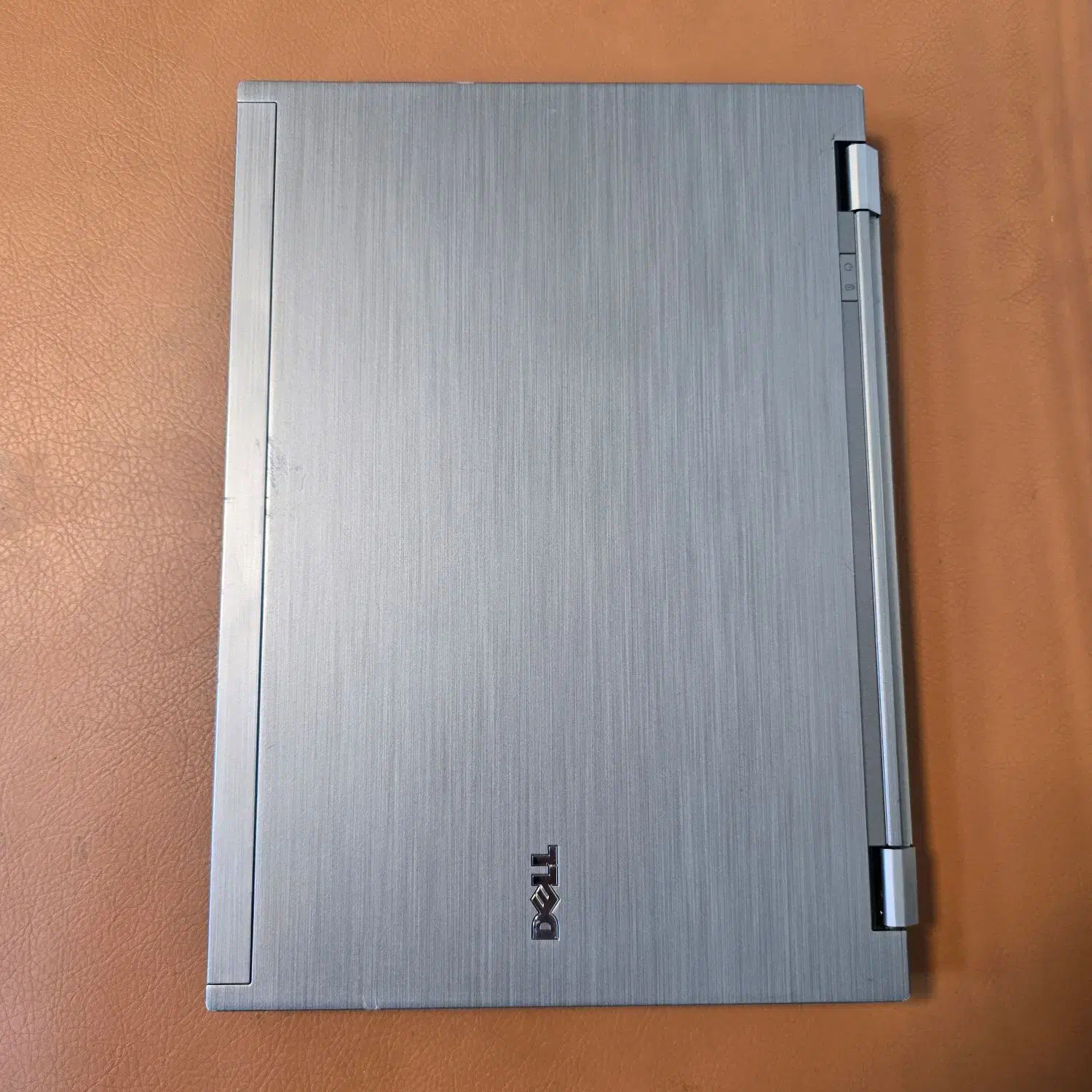 لپتاپ dell|رایانه همراه|صحنه, |دیوار