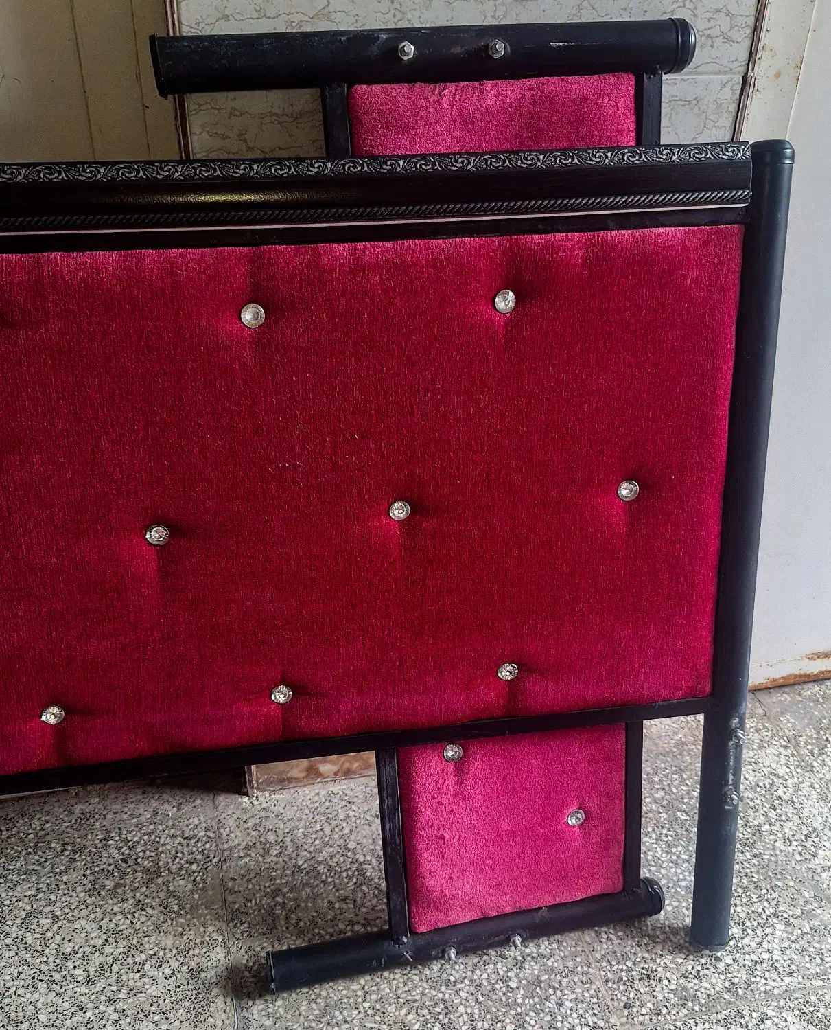 تخت تک نفره فلزی با تشک|تخت و سرویس خواب|رشت, آب آسیاب|دیوار