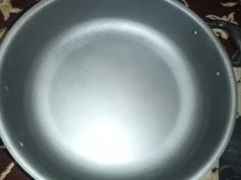 ماهیتابه تفلون و یک قابلمه تفلون  نو و یک عدد گاز|ظروف پخت‌وپز|کرمانشاه, |دیوار