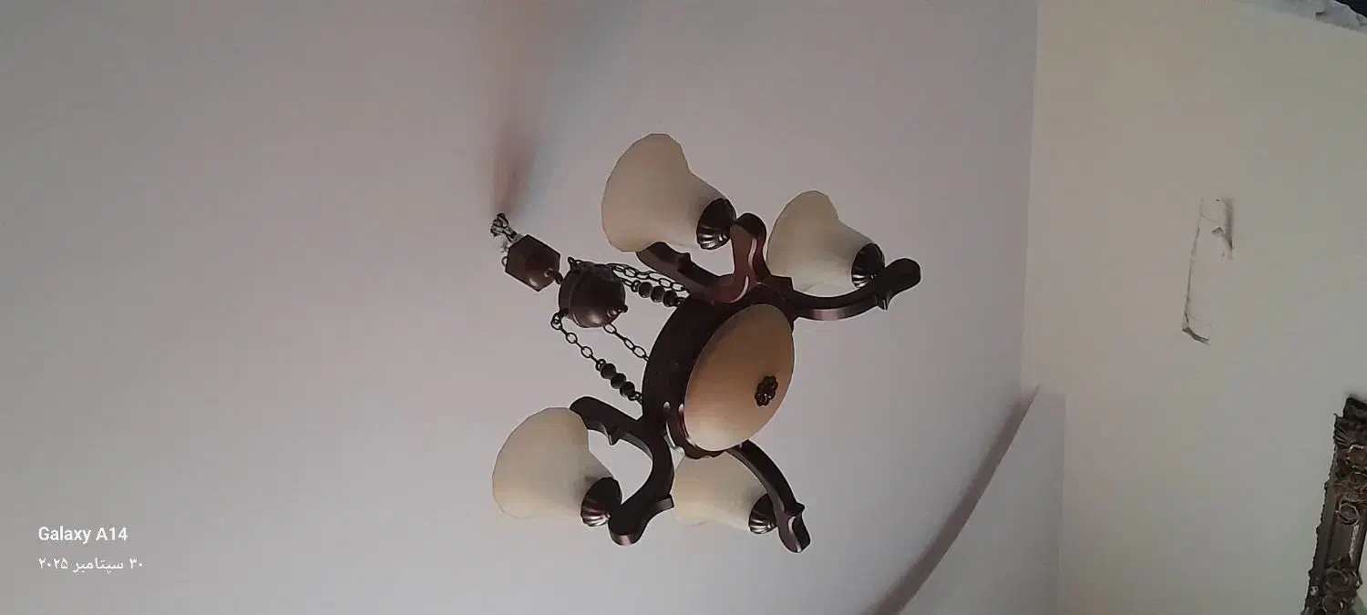 لوستر ۴شاخه شیک و زیبا|لوستر و چراغ آویز|اراک, |دیوار