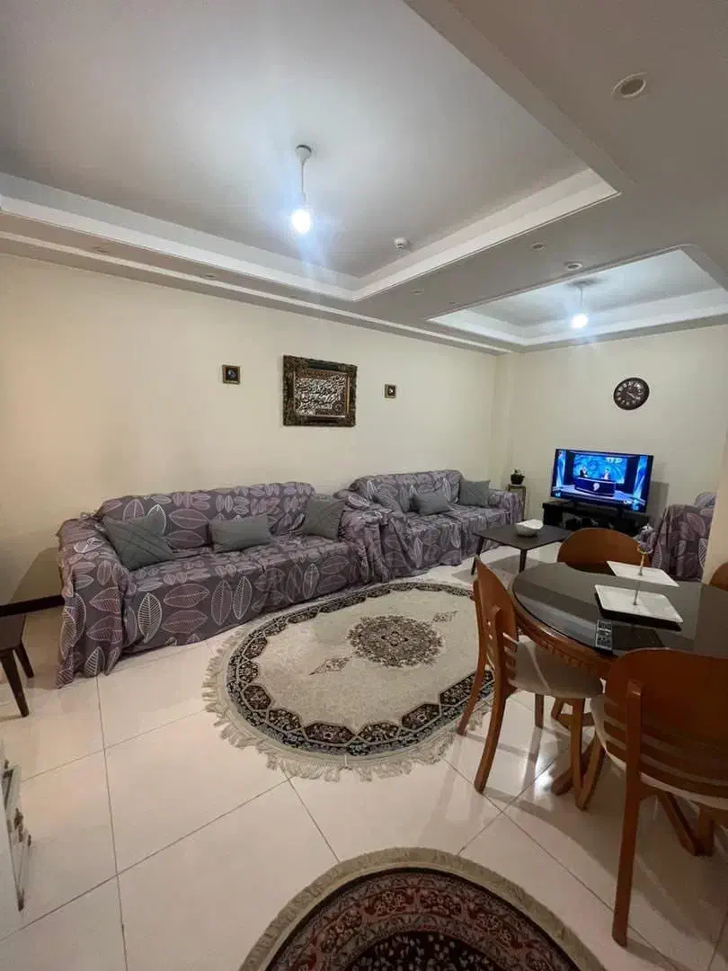 ۶۳ متر/۲ خواب/ آسانسور/ بالکن