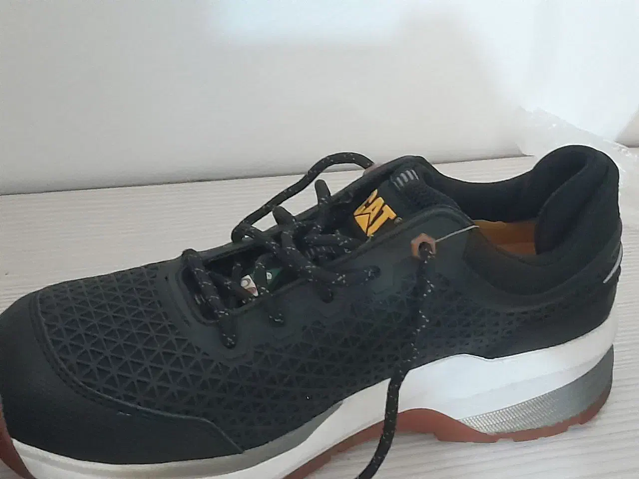 کفش ایمنی CAT|کیف، کفش، کمربند|شبانکاره, |دیوار