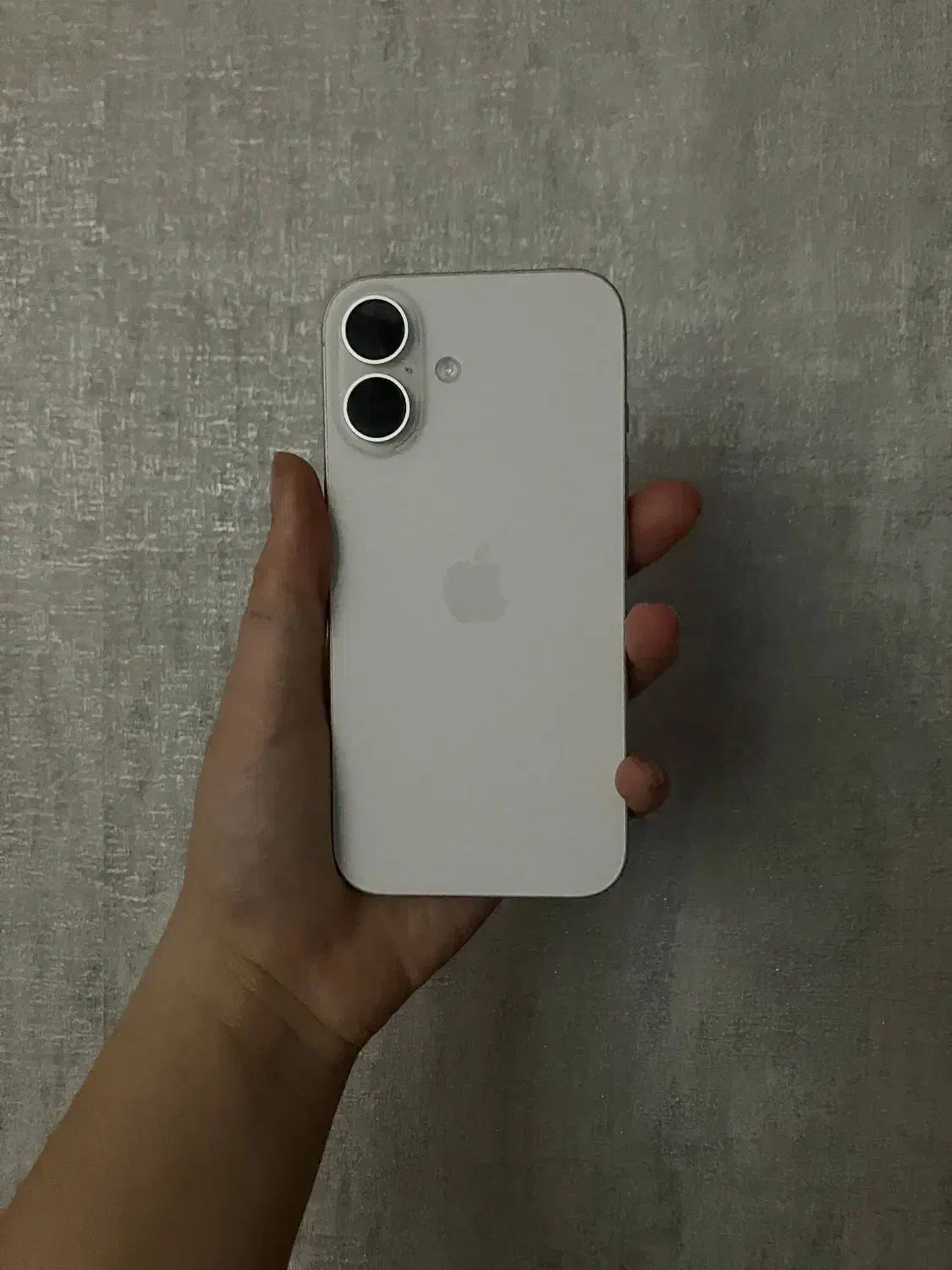 ایفون ۱۶ سفید نرمال|موبایل|مشهد, آزادشهر|دیوار