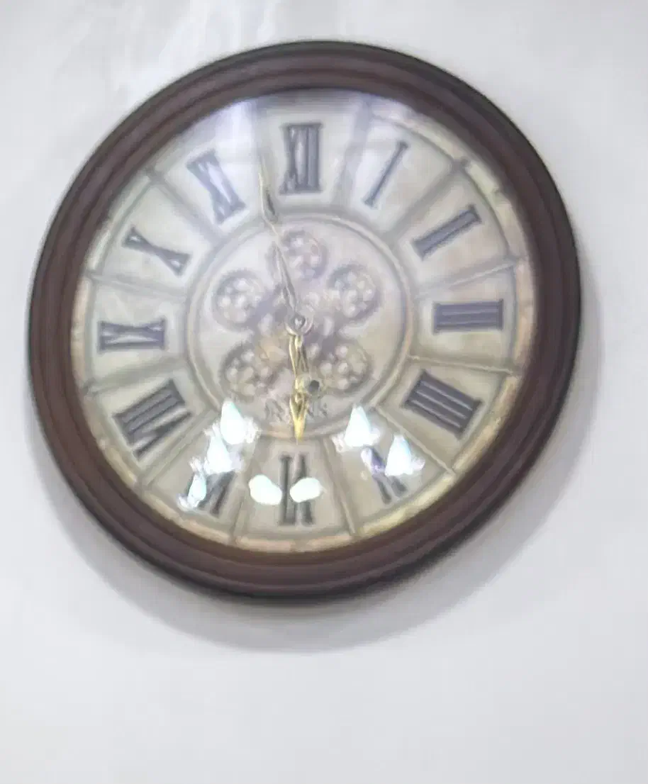 ساعت نویک ماهه خریداری شده کامل چوب اصل|ساعت دیواری و تزئینی|مریوان, |دیوار