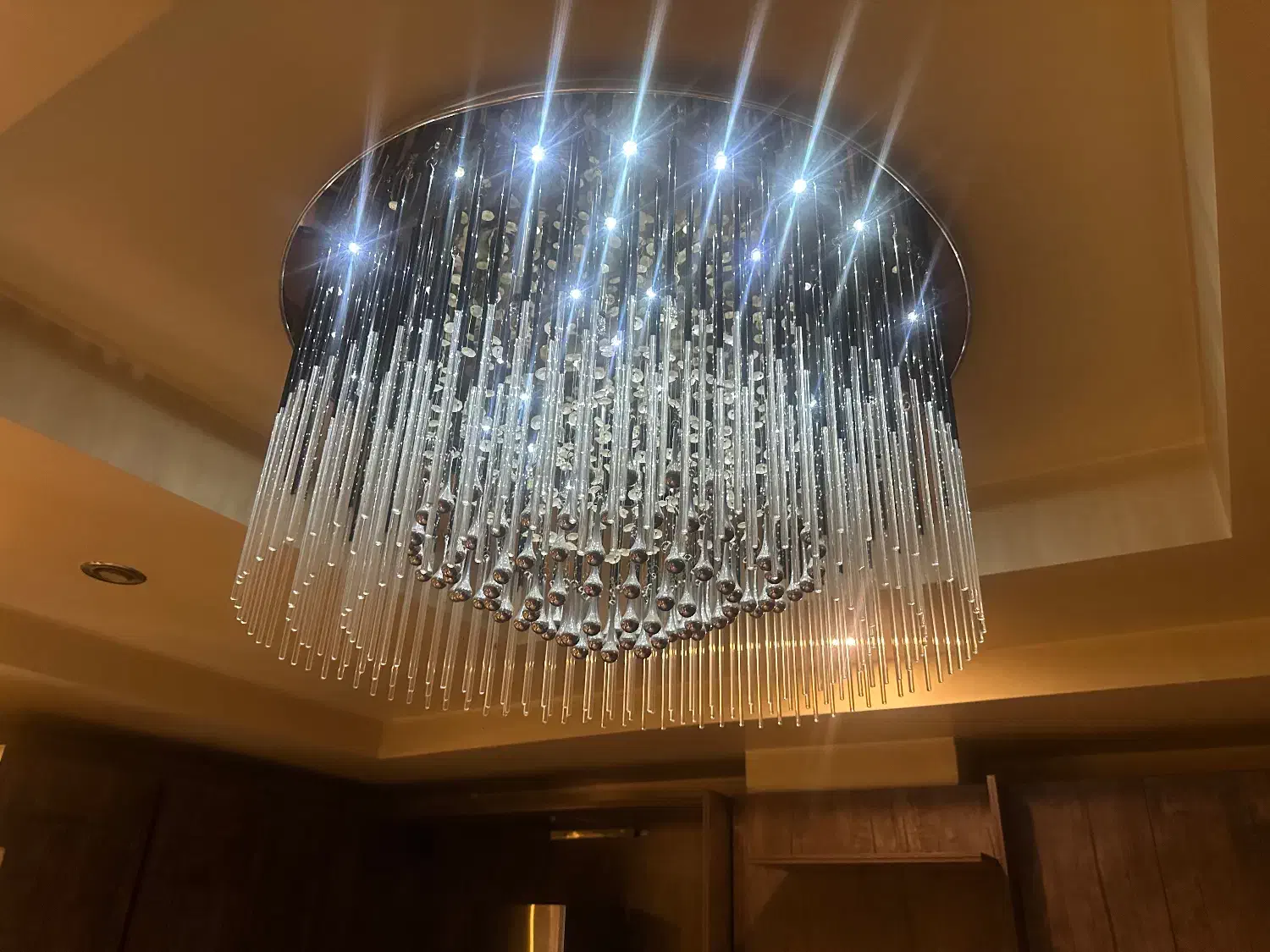 لوستر سقفی|لوستر و چراغ آویز|کرج, عظیمیه|دیوار