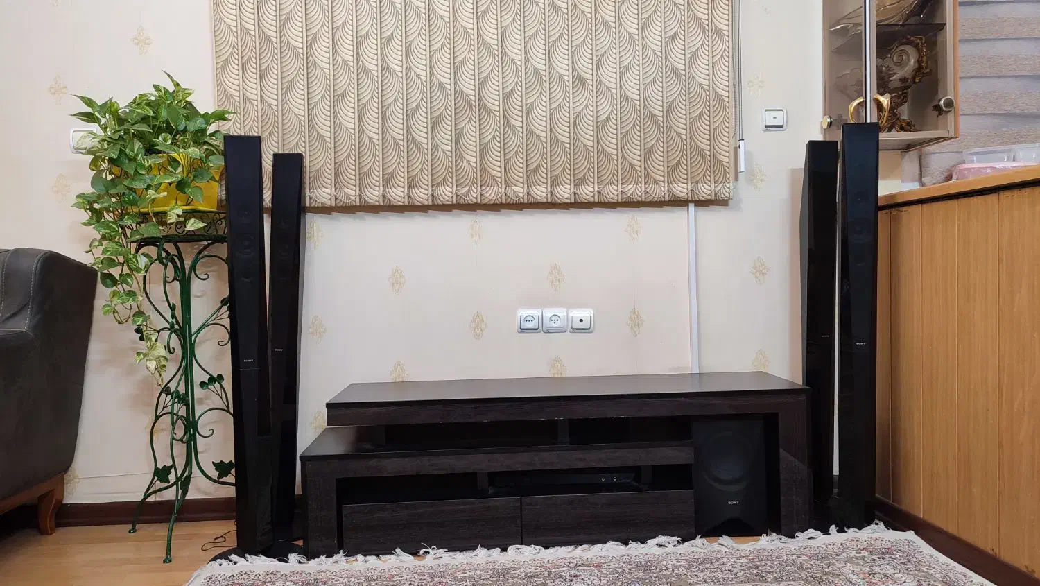 میز تلویزیون پازلی و متحرک دارای دو کشاب|میز تلویزیون|شیراز, زرهی|دیوار