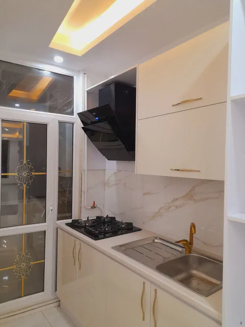 واحد اداری تجاری|فروش دفتر کار، اتاق اداری، مطب|رشت, باهنر|دیوار