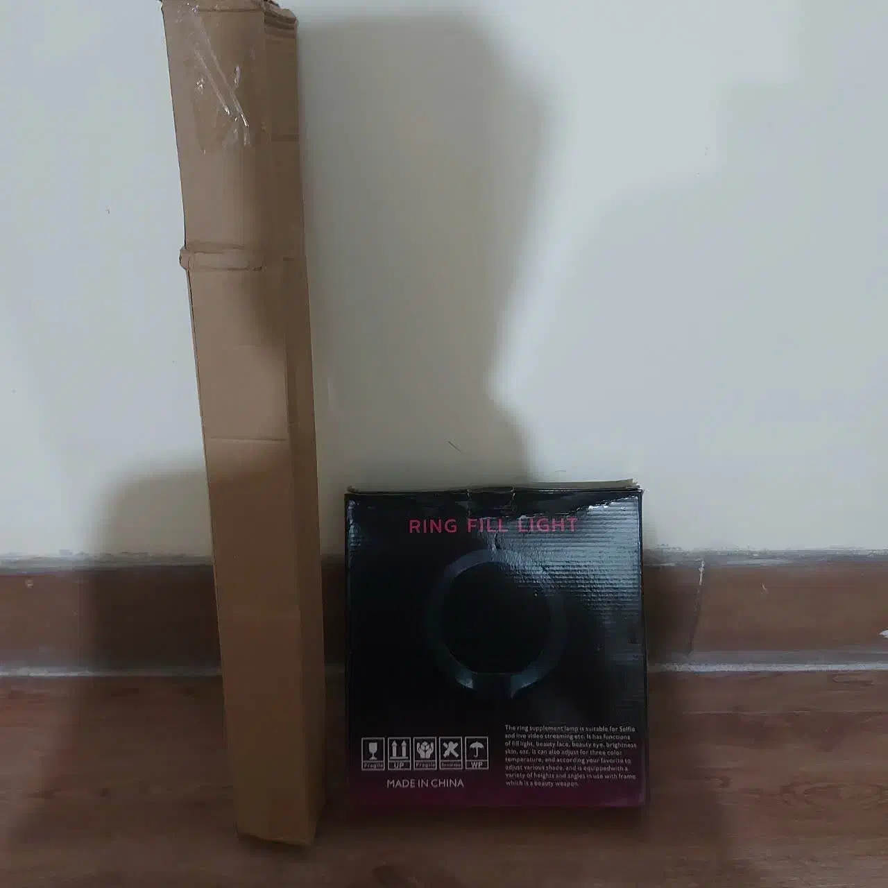 رینگ لایت عکاسی|دوربین عکاسی و فیلم‌برداری|اندیشه, اندیشه فاز ۳|دیوار