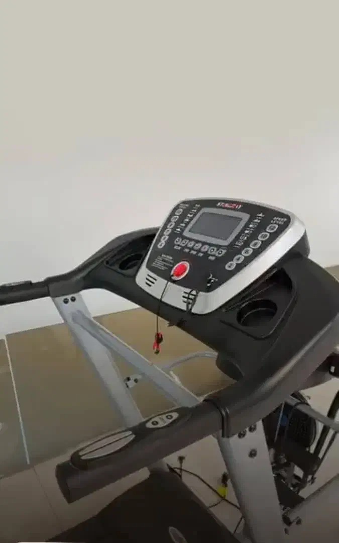 تردمیل کاملا سالم و تمیز|تجهیزات ورزشی|تهران, جوادیه تهرانپارس|دیوار