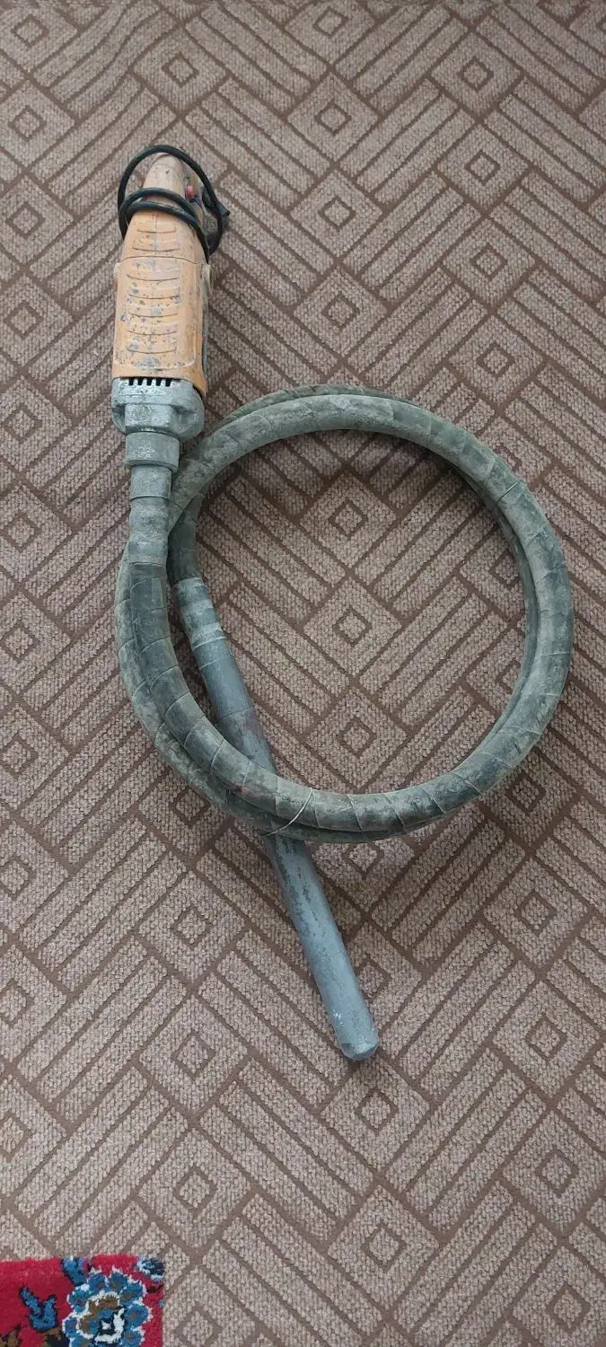 ویبره دریلی باشلنگ ۳متری و۴عدد دستگاه خاموت دستی|مصالح و تجهیزات ساختمان|ری, تصفیه خانه|دیوار