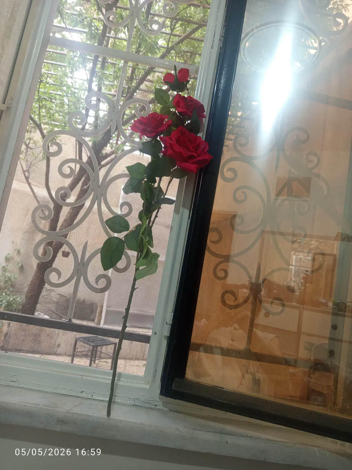 گل رز|گل مصنوعی|کرج, شهرک جهاننما|دیوار