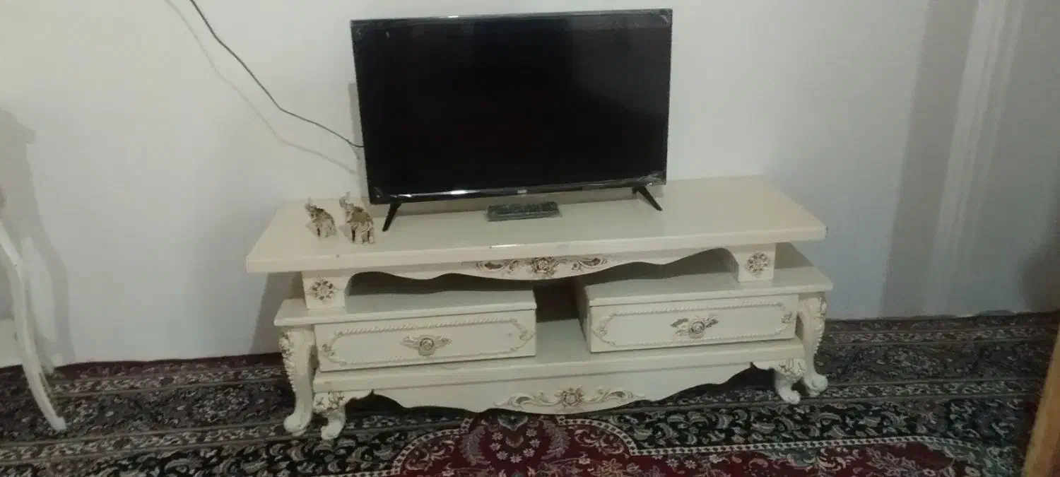 میز تلویزیون در حد نو|میز تلویزیون|بروجرد, |دیوار