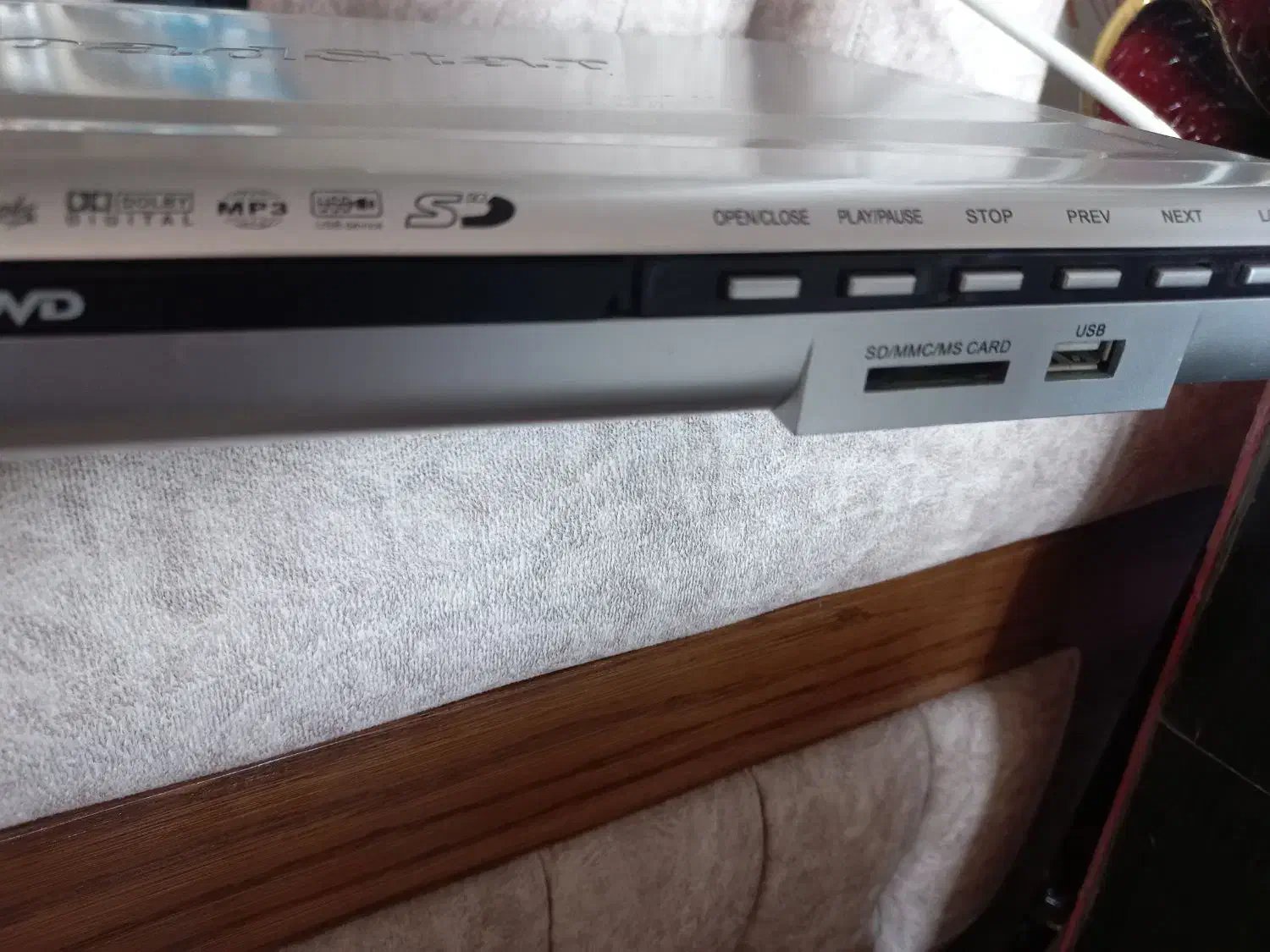 دستگاه دی وی دی  بسیار تمیز در حد نو|پخش‌کننده DVD و ویدیو|رودهن, |دیوار