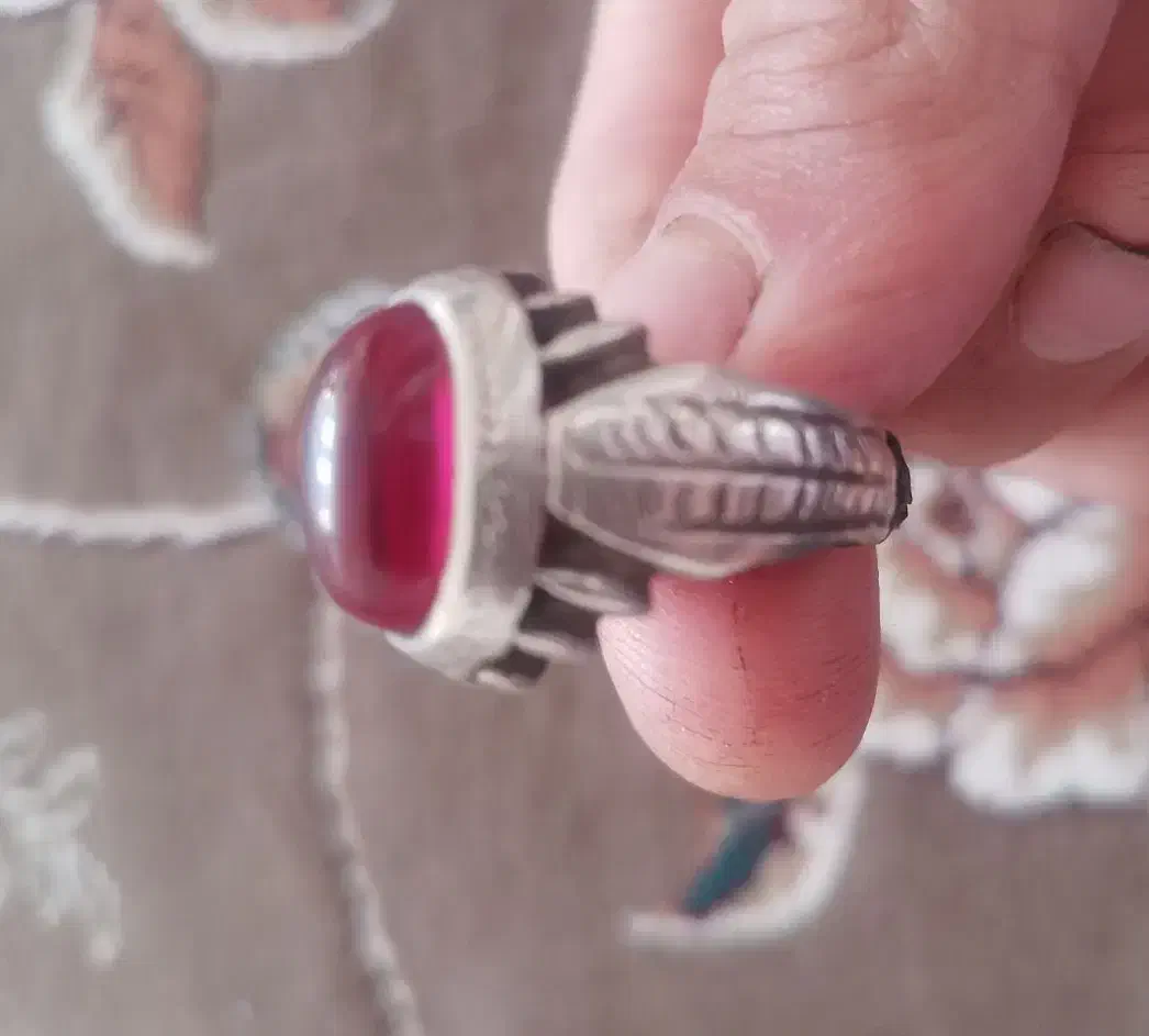 انگشتر یاقوت قدیمی|جواهرات|جرقویه, |دیوار