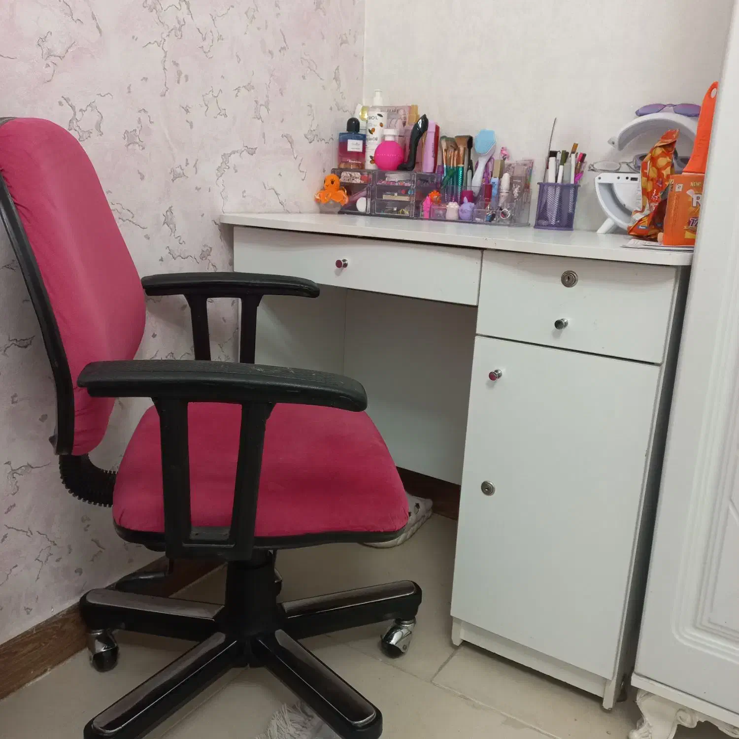 میز تحریر و صندلی چرخدار|میز تحریر و کامپیوتر|کرج, گلشهر|دیوار