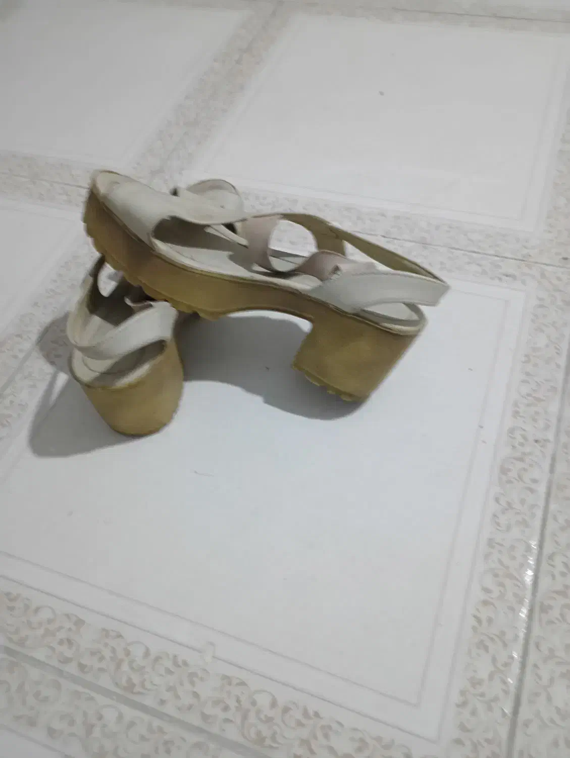 یه جفت کفش کرم رنک صندل|کیف، کفش، کمربند|الوند, |دیوار