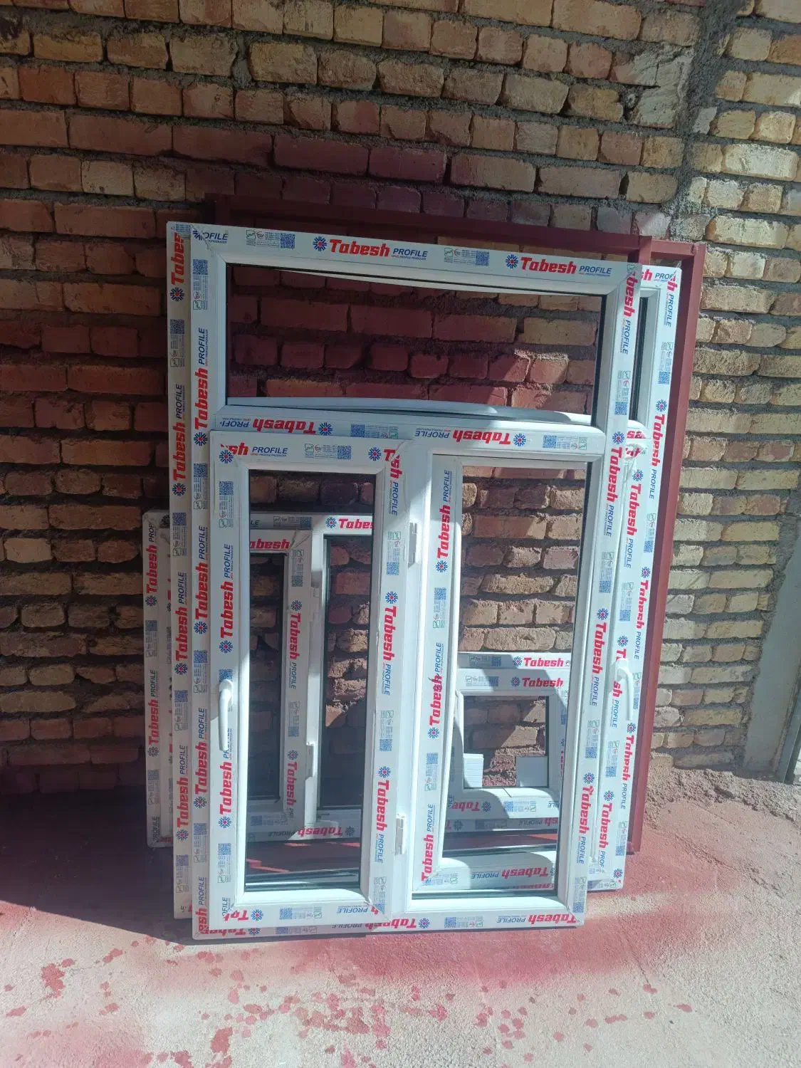 تولیدی درب پنجره های یو پی وی سی  و دوجداره|خدمات پیشه و مهارت|ارومیه, |دیوار