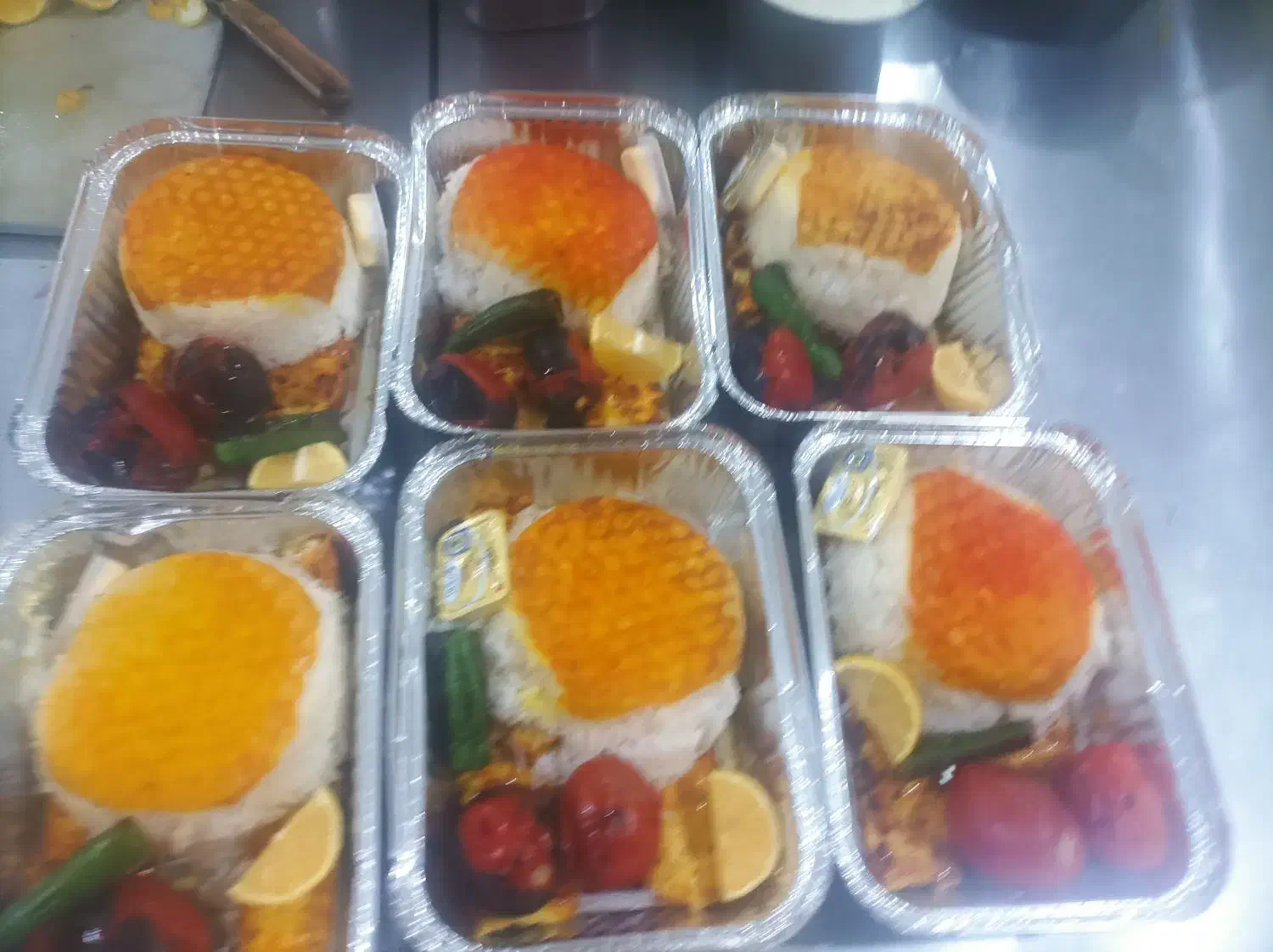 تهیه انواع غذاهای شرکتی و مجالس|خدمات پذیرایی، مراسم|هشتگرد, شهرک راه آهن|دیوار