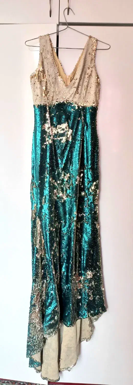 لباس مجلسی|لباس|گلبهار, شهر جدید گلبهار|دیوار