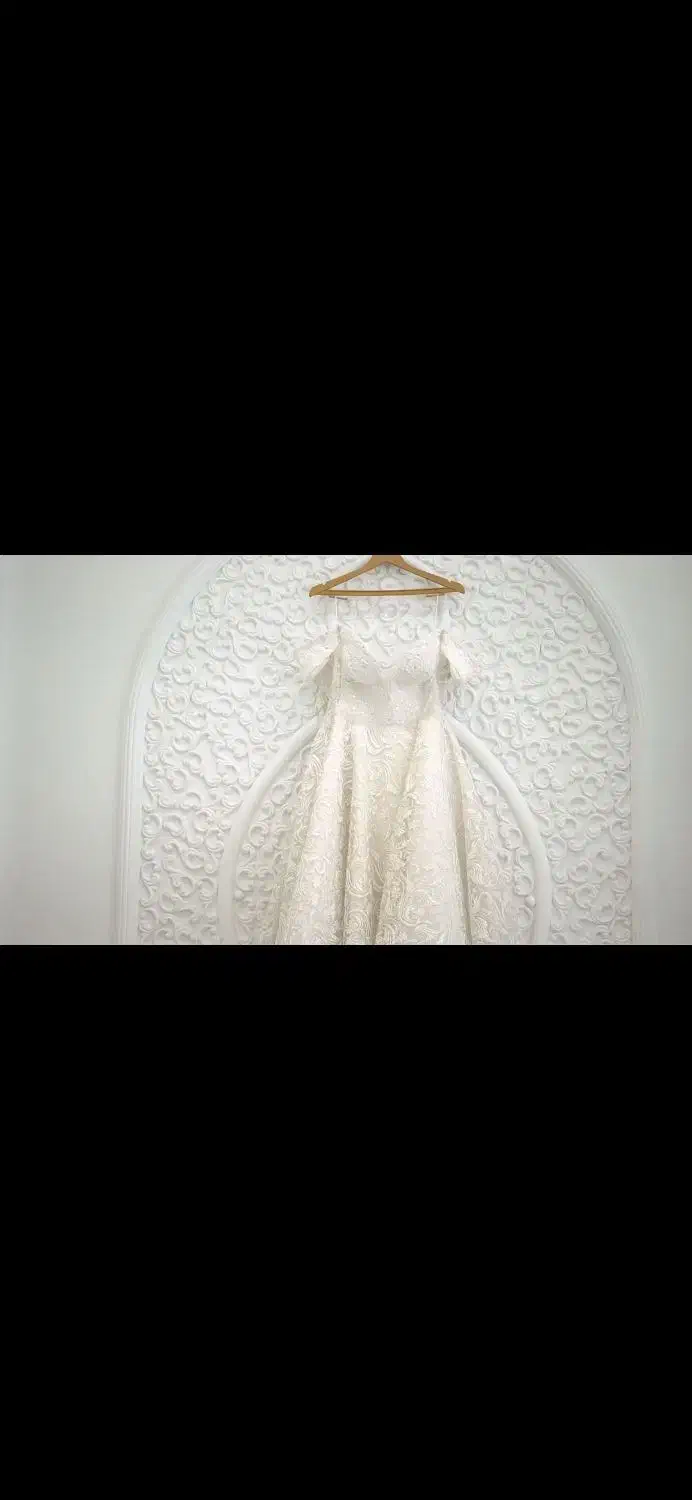 لباس عروس|لباس|کبودرآهنگ, |دیوار