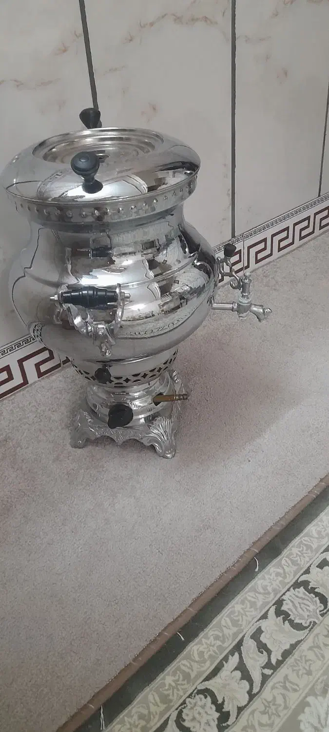 سماور 10لیتری نو یک ماه اضافه شده|سماور، چای‌ساز، قهوه‌ساز|بروجرد, |دیوار