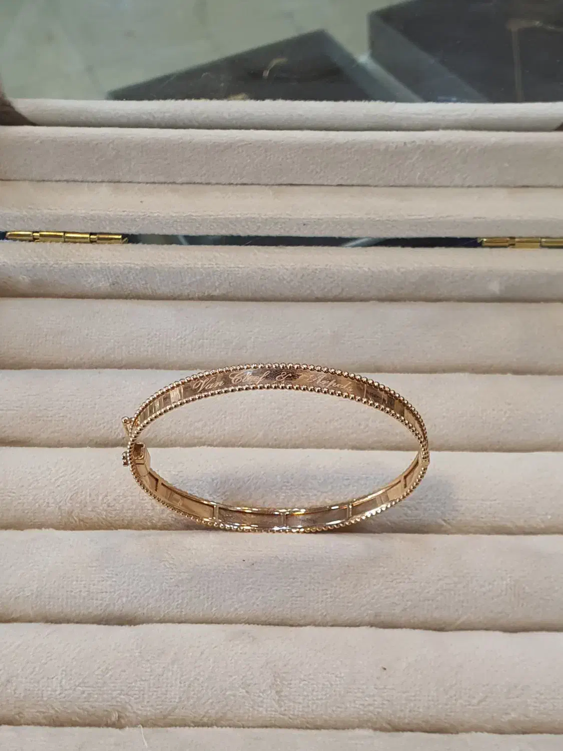 گالری اماتیس|جواهرات|کرمان, |دیوار