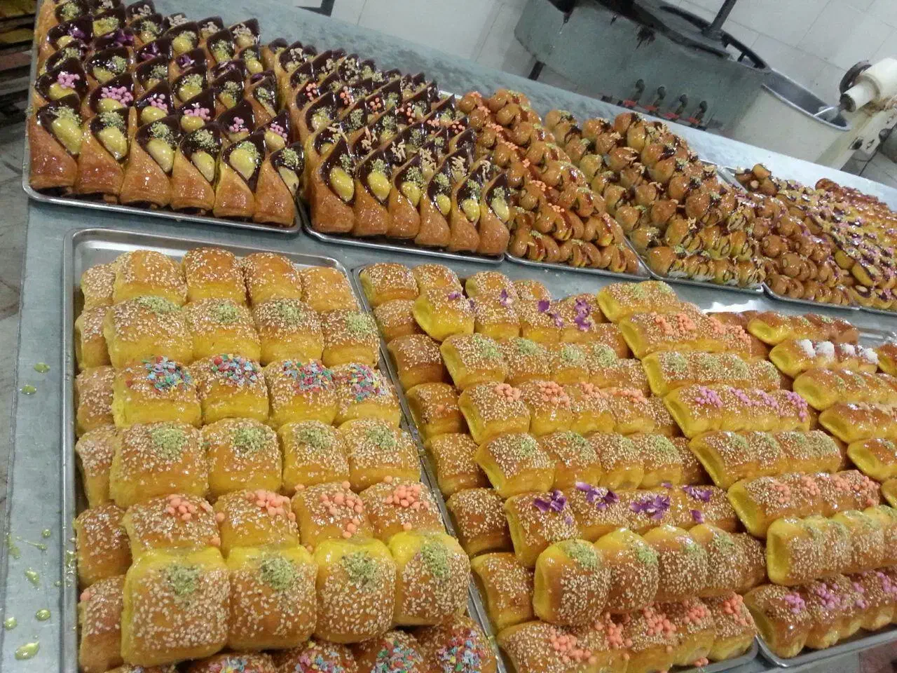 شیرینی گل محمدی دانمارکی ساقه عروس لوتکا|خدمات پذیرایی، مراسم|شهریار, شهرک مصطفی خمینی|دیوار