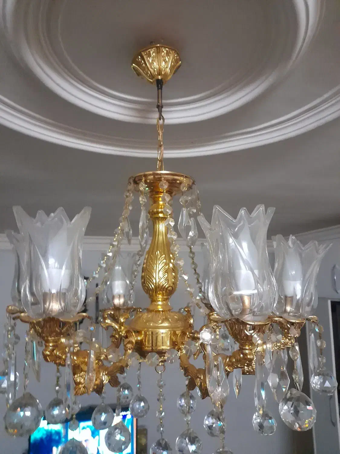 لوستر برنجی ۷شعله|لوستر و چراغ آویز|فردیس, ثابتی|دیوار