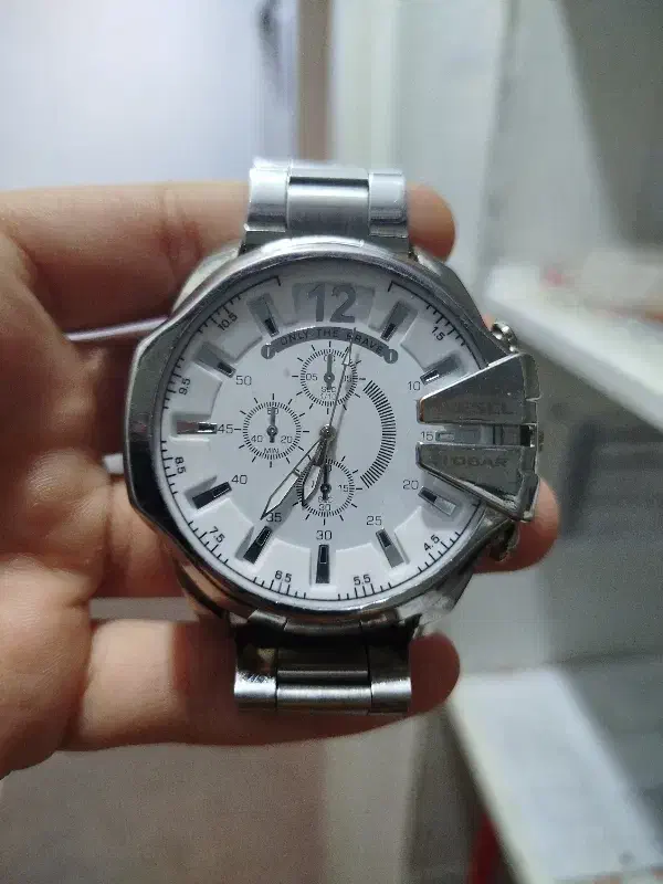 ساعت دیزل|ساعت|نیشابور, خط کاشمر|دیوار