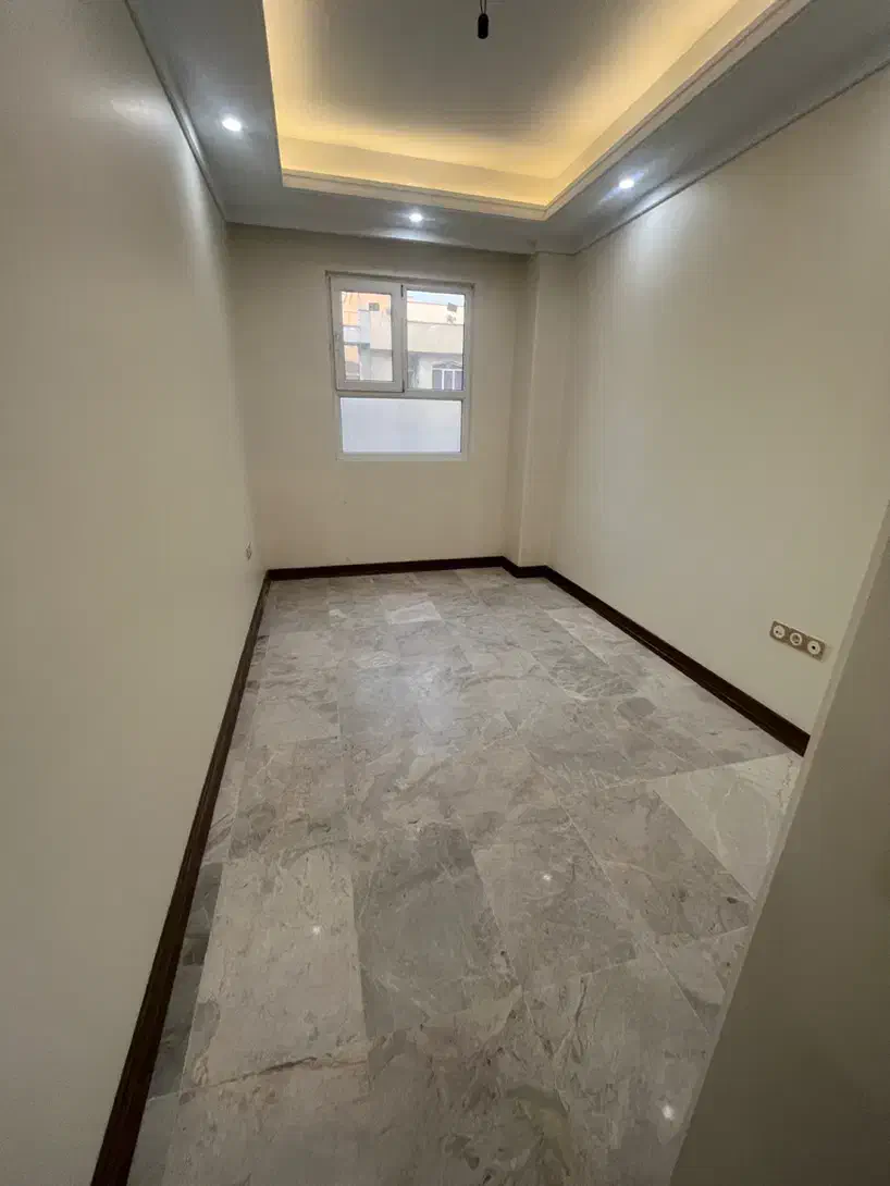 ۱۴۰ متر/۳خواب/تک واحدی/۲ پارکینگ/میدان۷