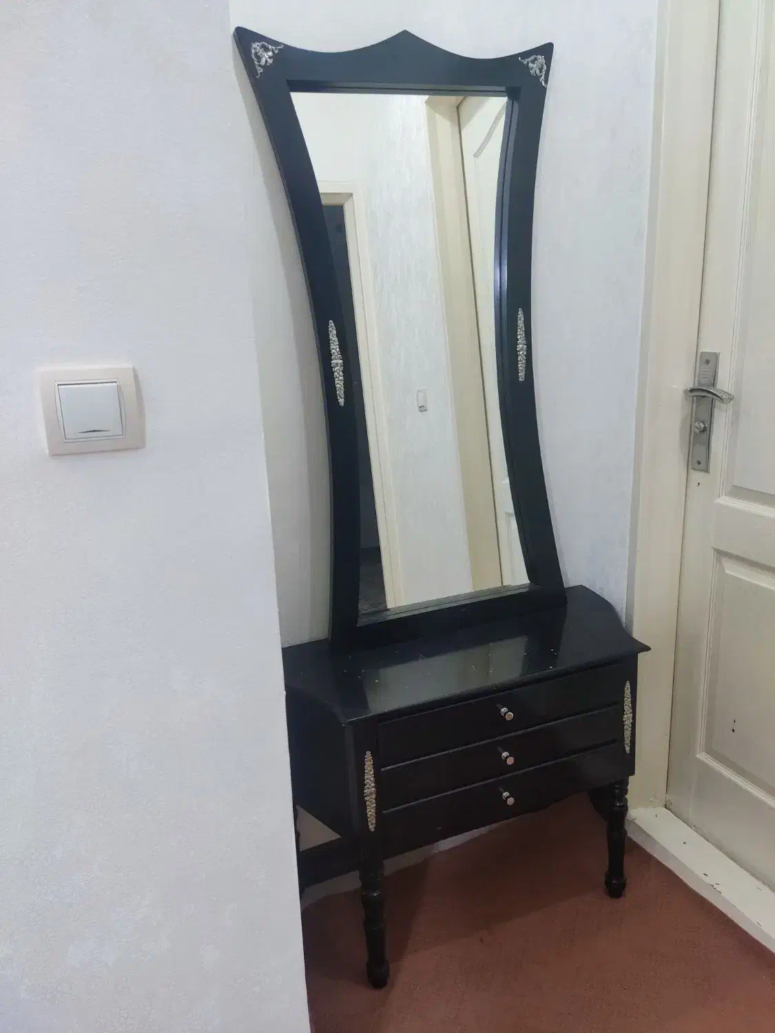 آینه و میز|بوفه، ویترین، کنسول|ساوه, |دیوار