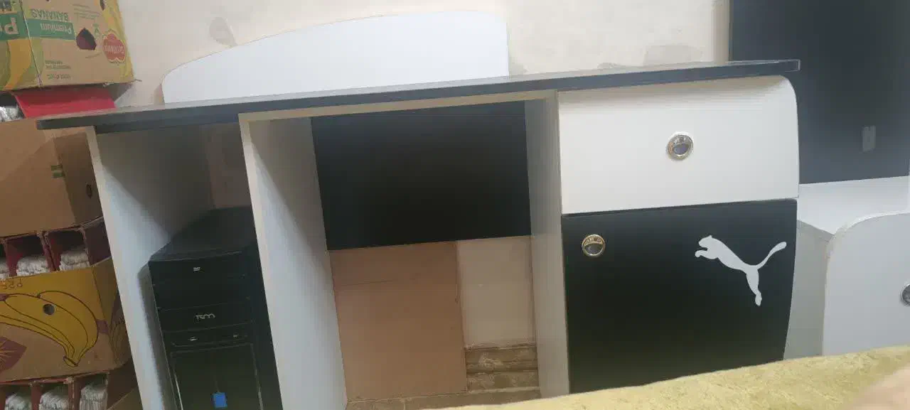 میز کامپیوتر مدل چوب تمیز عالی|میز تحریر و کامپیوتر|قم, زنبیل آباد|دیوار