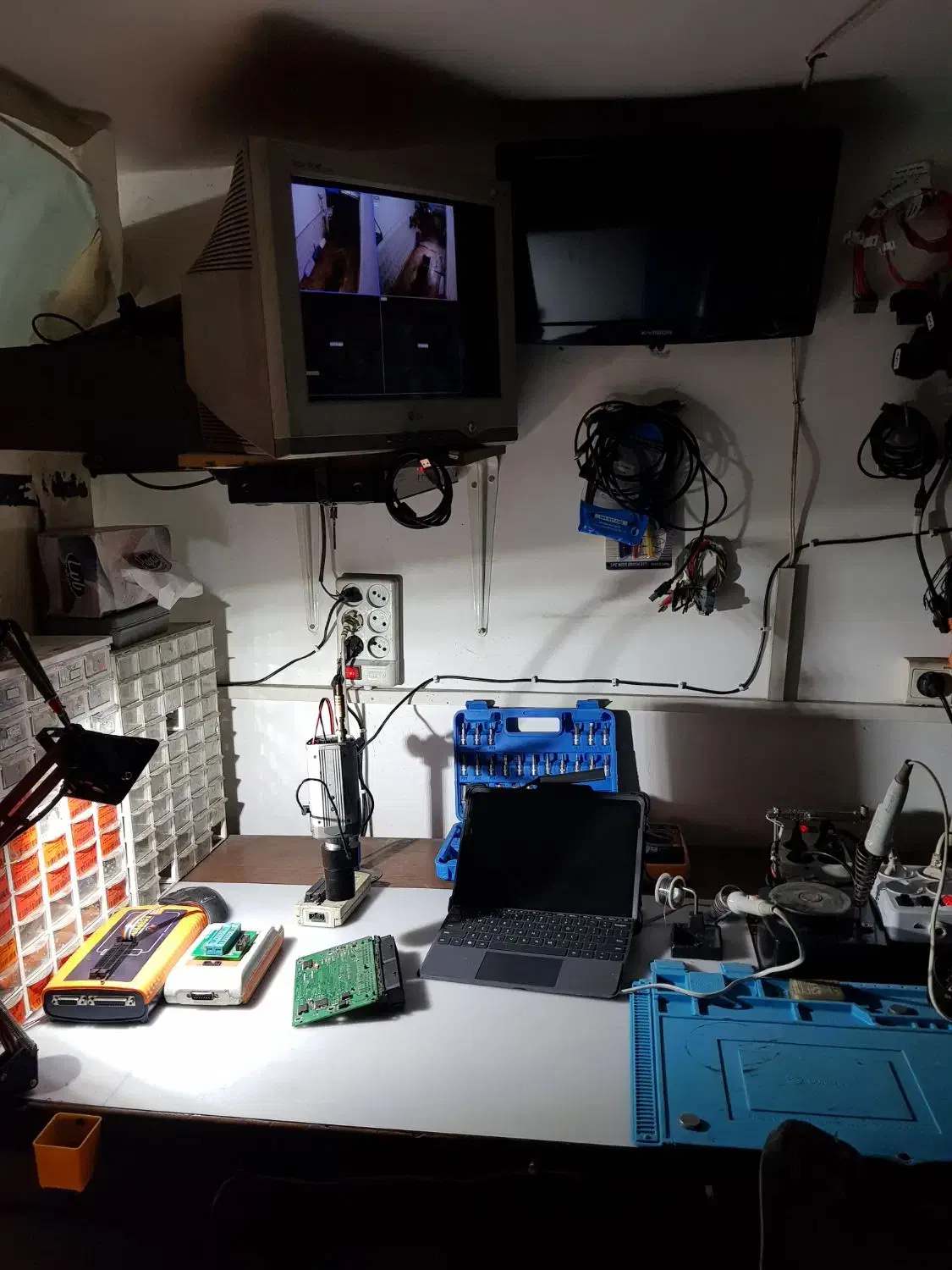 تعمیرات ایسیو و کلیه برد های الکتریکی خوروها|خدمات موتور و ماشین|گرمی, |دیوار