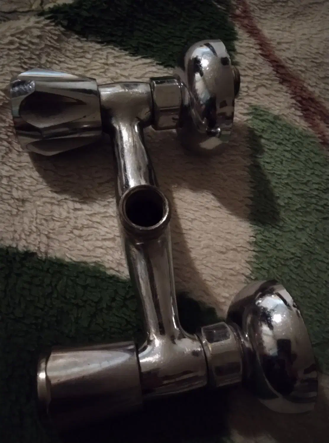 سه عددشیر درحدنوبه شرط|لوازم سرویس بهداشتی|هشتگرد, هشتگرد قدیم|دیوار