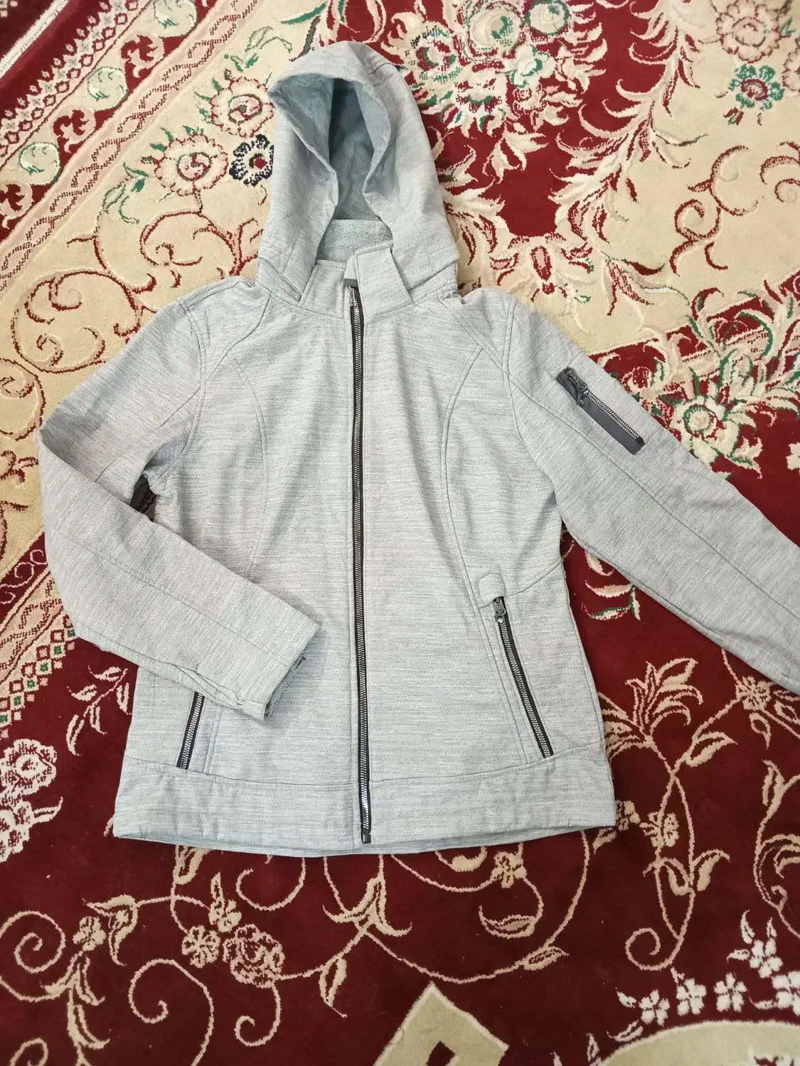 کاپشن خارجی|لباس|مشهد, عبادی|دیوار