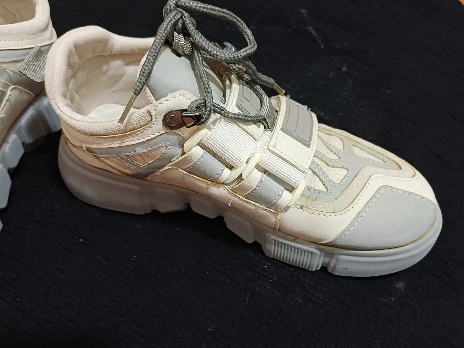 فروش یک جفت کفش|کیف، کفش، کمربند|شیراز, شهرک نیروی انتظامی|دیوار