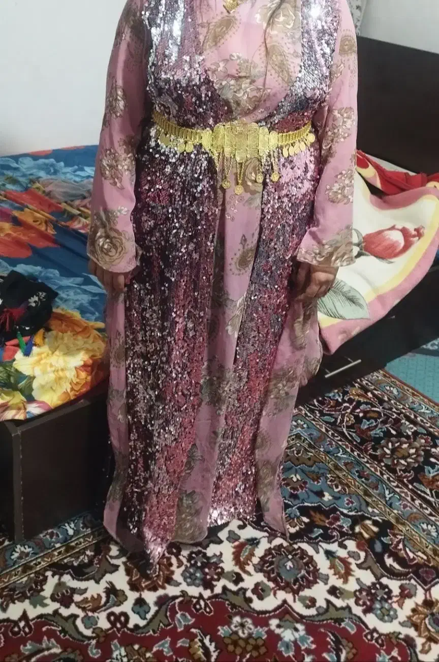 لباس کردی کار کرده|لباس|تویسرکان, |دیوار