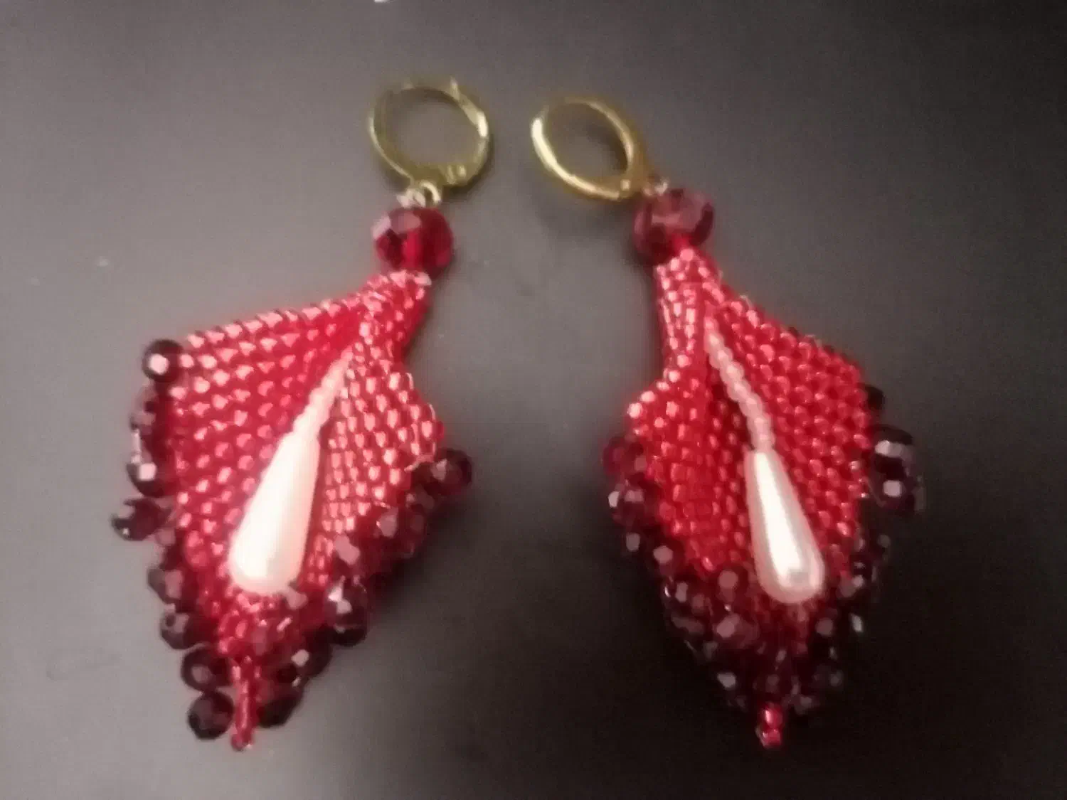 گوشواره منجوقی|بدلیجات|نیشابور, مدرس|دیوار