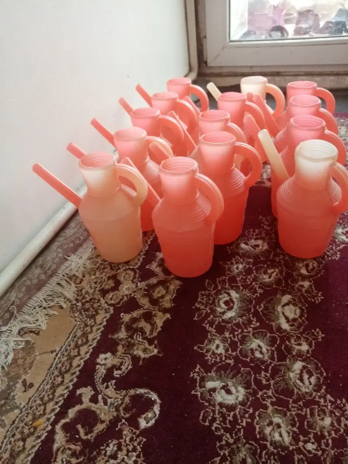 آفتابه کوچک|لوازم نظافت|خوی, |دیوار