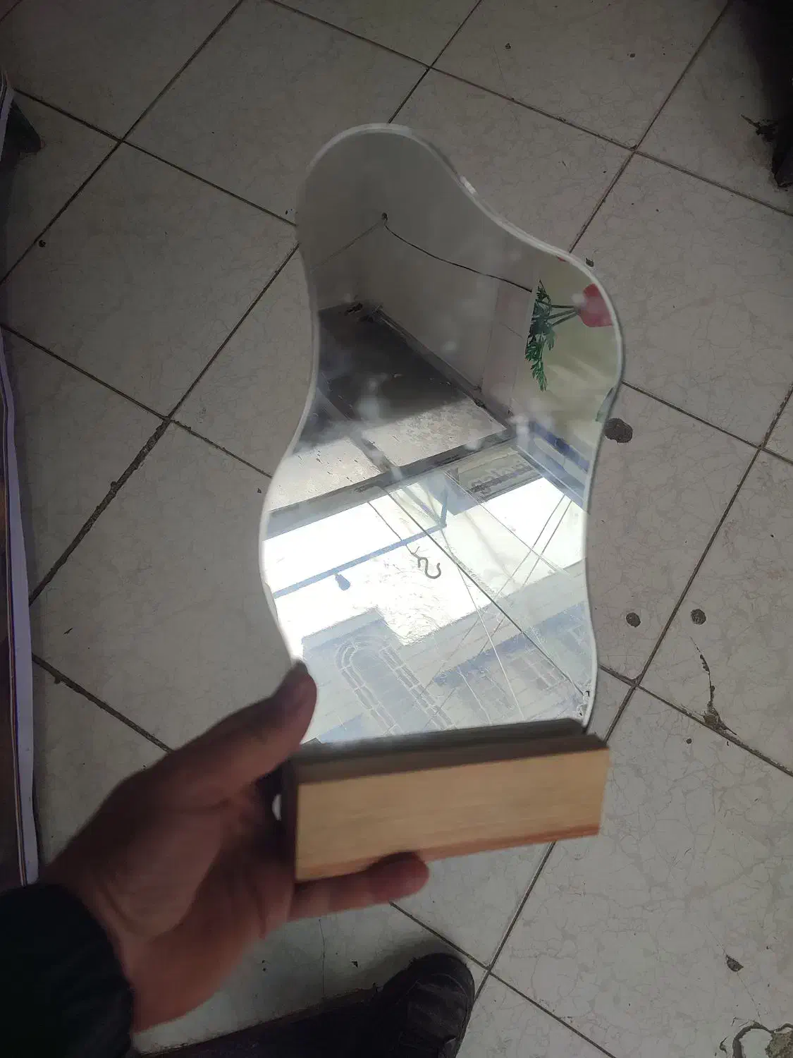 اینه دفورمه|آینه|باقرشهر, |دیوار