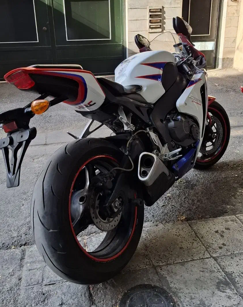 سی بی آر ۱۰۰۰ آر آر مدل ۲۰۰۸ cbr1000rr 2008|موتورسیکلت|تهران, ورزشگاه آزادی|دیوار