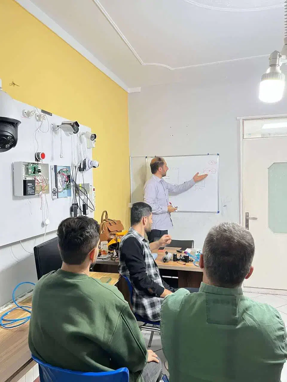 آموزش تعمیرات موبایل ، پکیج ، لوازم خانگی ، برد|خدمات آموزشی|تبریز, |دیوار